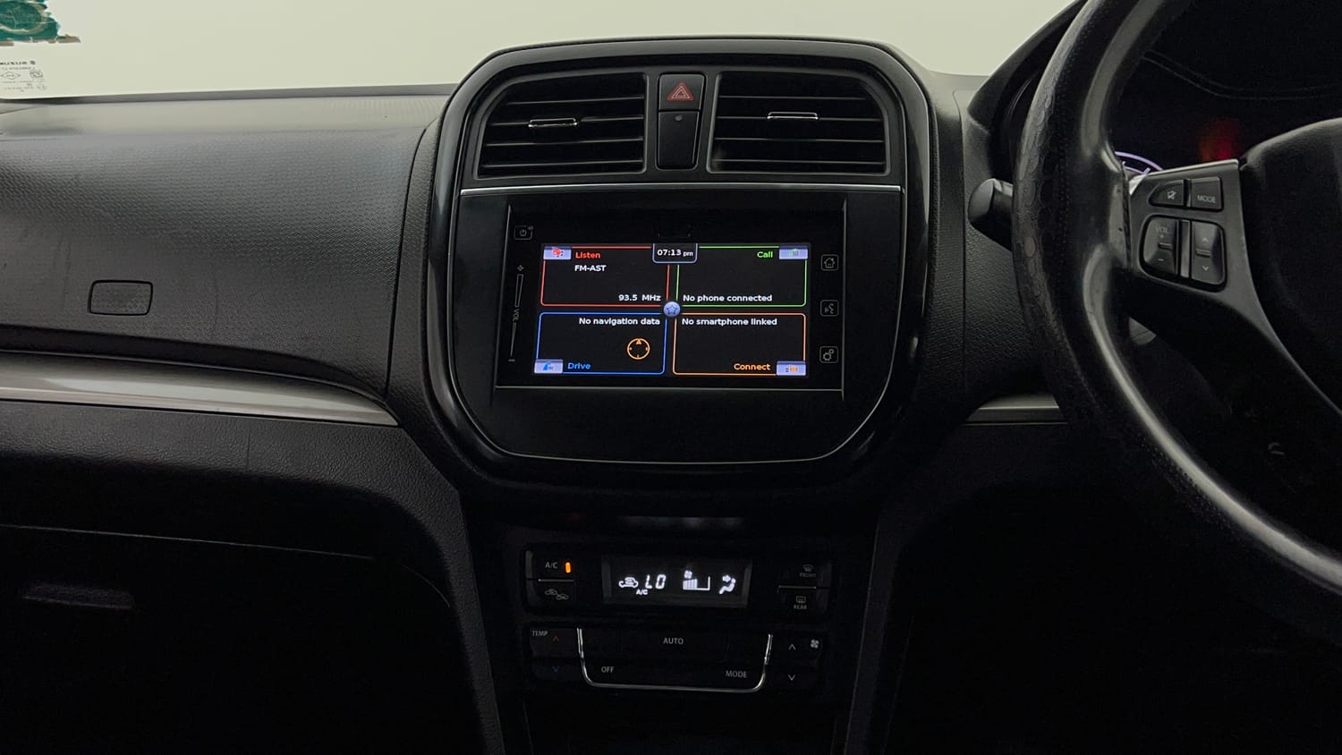 Used 2019 maruti-suzuki Vitara Brezza ZDi Plus AGS Diesel Automatic interior MUSIC SYSTEM & AC CONTROL VIEW