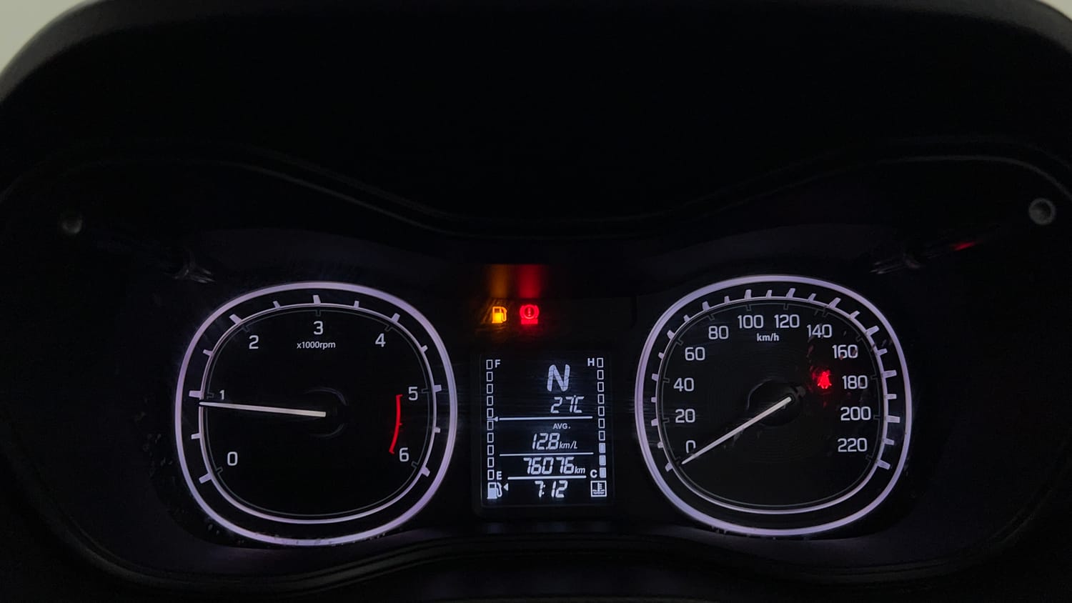 Used 2019 maruti-suzuki Vitara Brezza ZDi Plus AGS Diesel Automatic interior CLUSTERMETER VIEW
