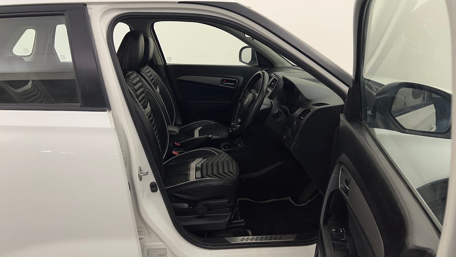 Used 2019 maruti-suzuki Vitara Brezza ZDi Plus AGS Diesel Automatic interior RIGHT SIDE FRONT DOOR CABIN VIEW
