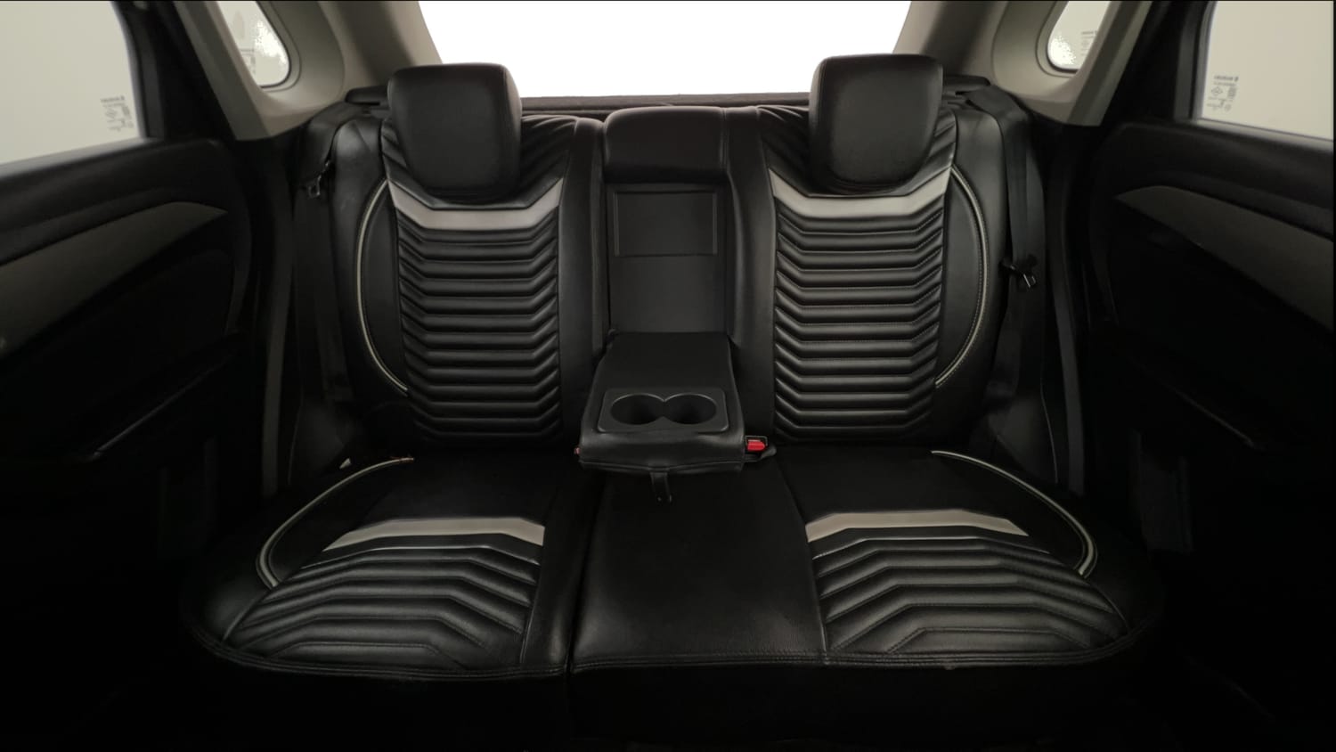 Used 2019 maruti-suzuki Vitara Brezza ZDi Plus AGS Diesel Automatic interior REAR SEAT CONDITION VIEW
