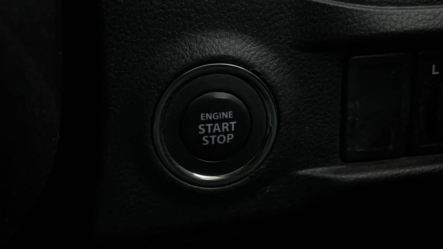 Used 2019 maruti-suzuki Vitara Brezza ZDi Plus AGS Diesel Automatic top_features Keyless start