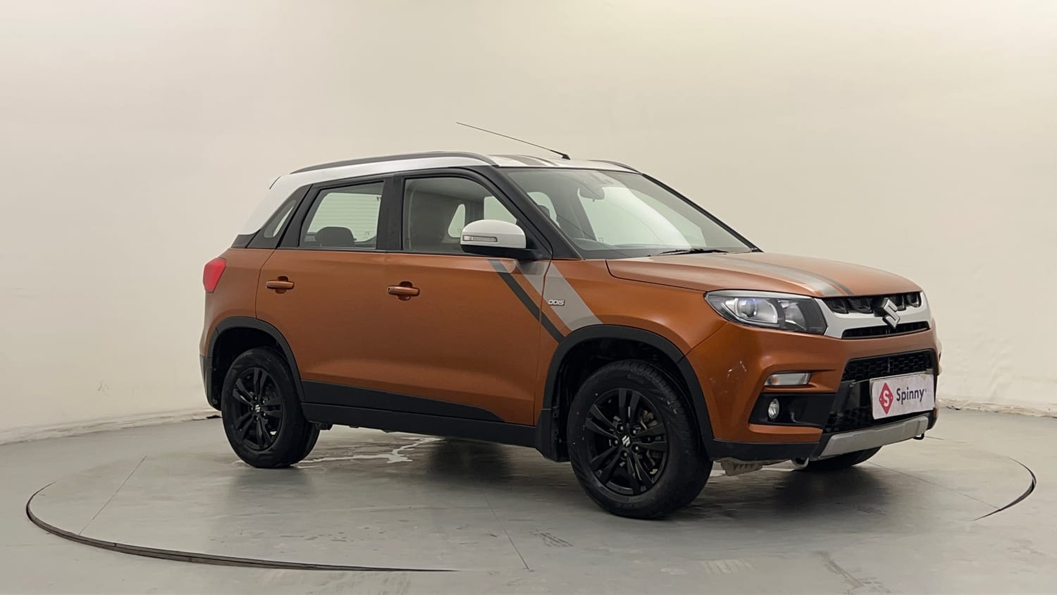 Used 2018 maruti-suzuki Vitara Brezza ZDi Plus Dual Tone AGS Diesel Automatic exterior RIGHT FRONT CORNER VIEW