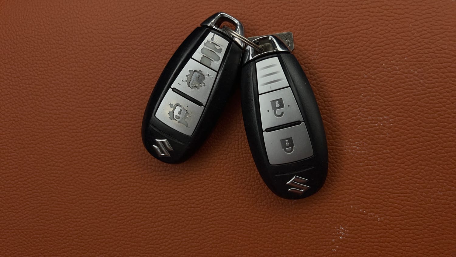 Used 2018 maruti-suzuki Vitara Brezza ZDi Plus Dual Tone AGS Diesel Automatic extra CAR KEY VIEW