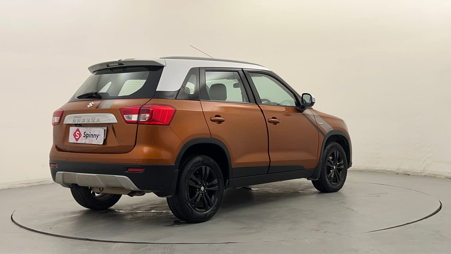 Used 2018 maruti-suzuki Vitara Brezza ZDi Plus Dual Tone AGS Diesel Automatic exterior RIGHT REAR CORNER VIEW