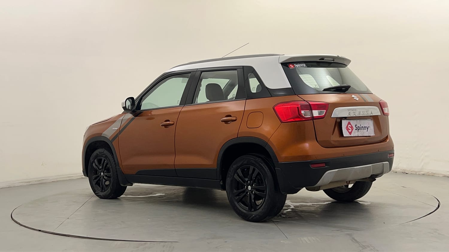 Used 2018 maruti-suzuki Vitara Brezza ZDi Plus Dual Tone AGS Diesel Automatic exterior LEFT REAR CORNER VIEW