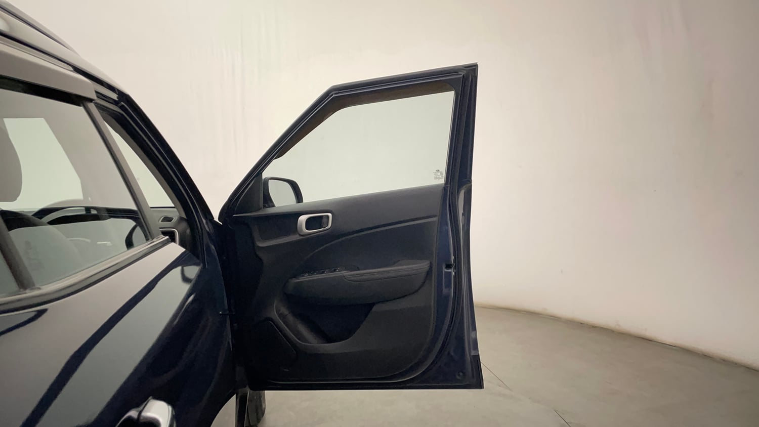 Used 2022 Hyundai Venue SX (O) 1.0 Turbo iMT Petrol Manual interior RIGHT FRONT DOOR OPEN VIEW