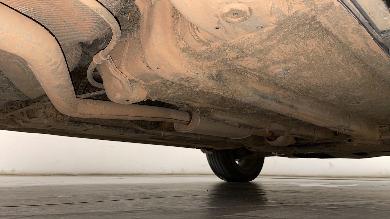 Used 2022 Hyundai Venue SX (O) 1.0 Turbo iMT Petrol Manual extra REAR RIGHT UNDERBODY VIEW