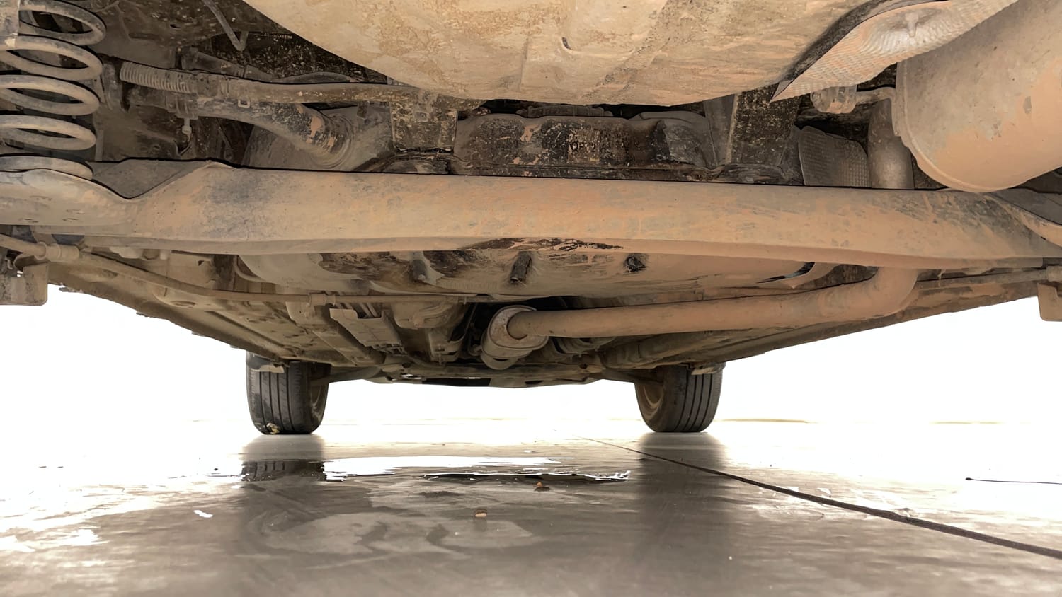 Used 2022 Hyundai Venue SX (O) 1.0 Turbo iMT Petrol Manual extra REAR UNDERBODY VIEW (TAKEN FROM REAR)