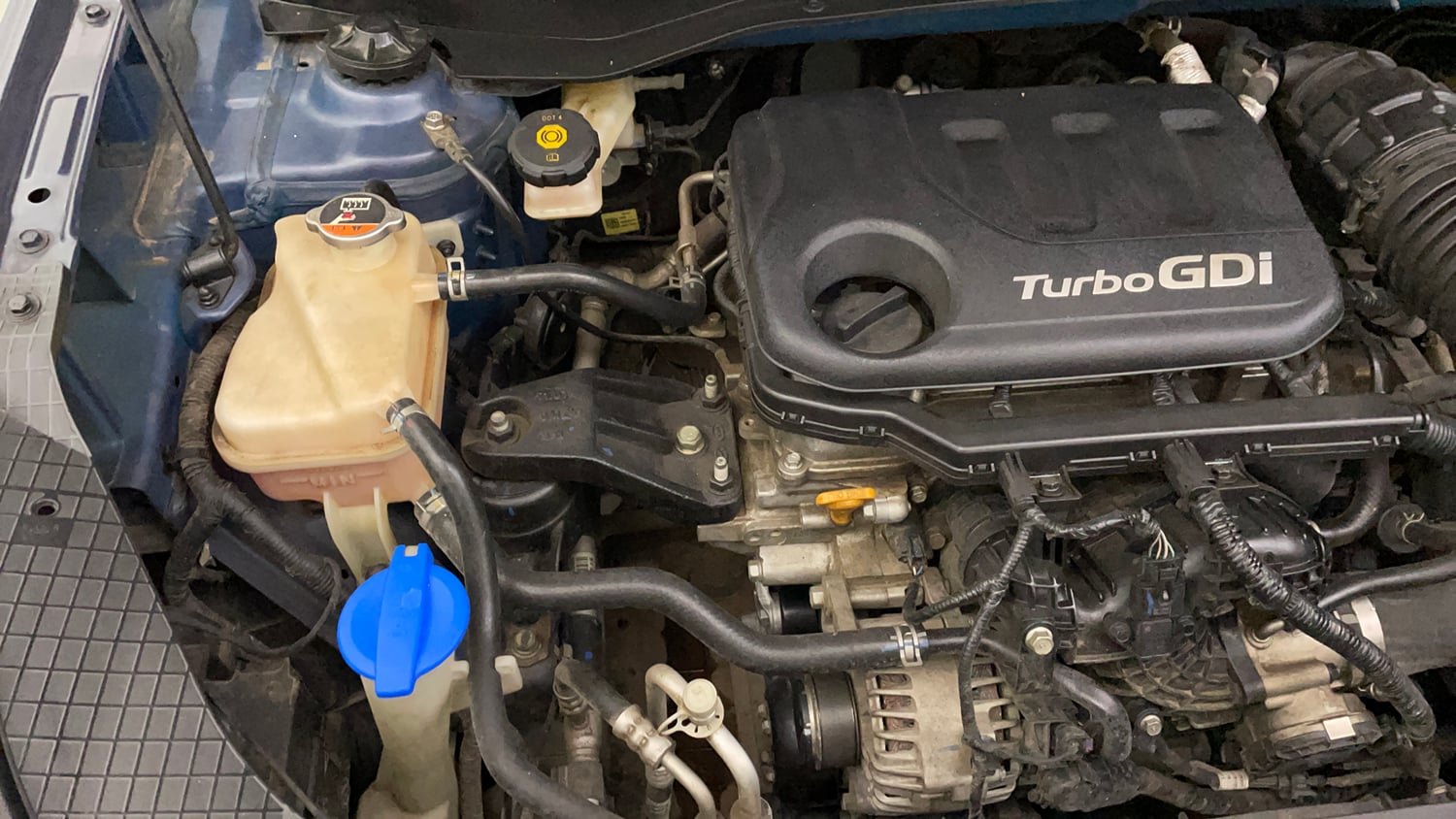 Used 2022 Hyundai Venue SX (O) 1.0 Turbo iMT Petrol Manual engine ENGINE RIGHT SIDE VIEW
