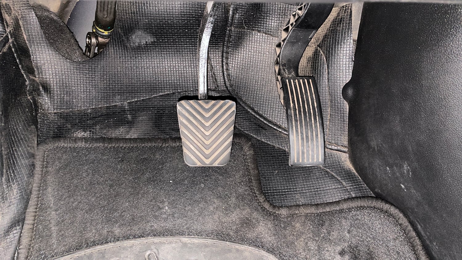 Used 2022 Hyundai Venue SX (O) 1.0 Turbo iMT Petrol Manual interior PEDALS VIEW