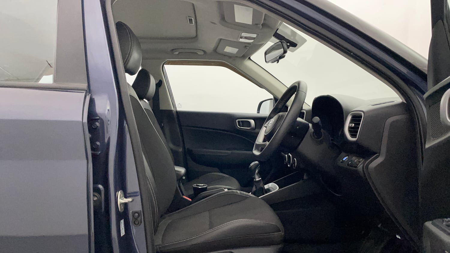 Used 2022 Hyundai Venue SX (O) 1.0 Turbo iMT Petrol Manual interior RIGHT SIDE FRONT DOOR CABIN VIEW