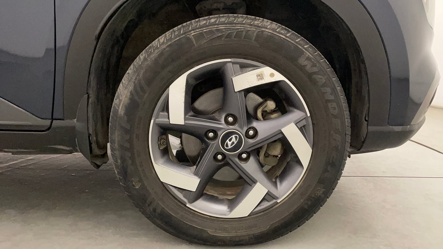 Used 2022 Hyundai Venue SX (O) 1.0 Turbo iMT Petrol Manual tyres RIGHT FRONT TYRE RIM VIEW