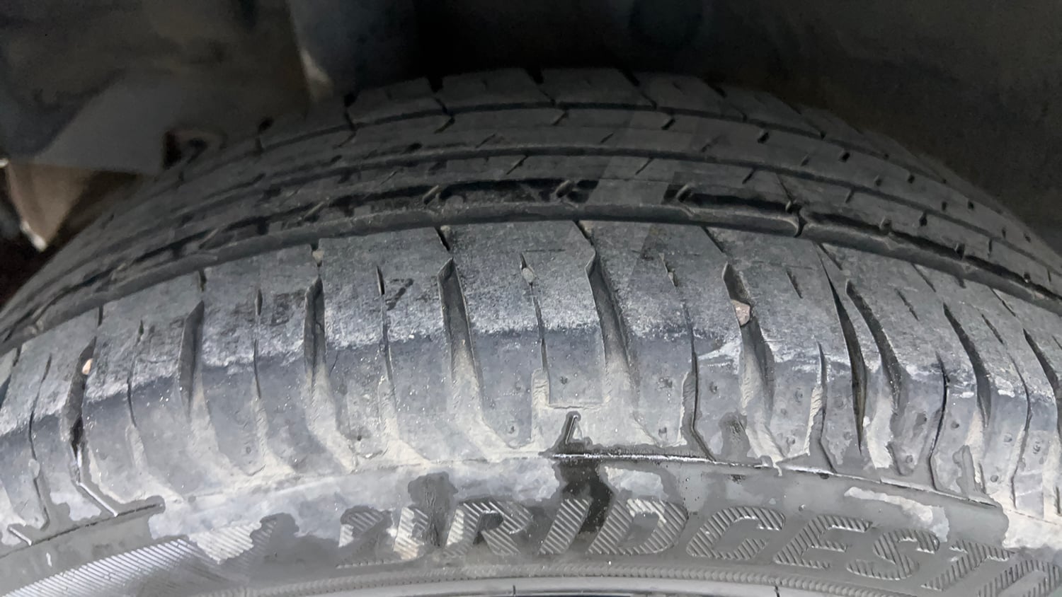 Used 2022 Hyundai Verna SX (O) 1.0 Turbo DCT Petrol Automatic tyres RIGHT REAR TYRE TREAD VIEW