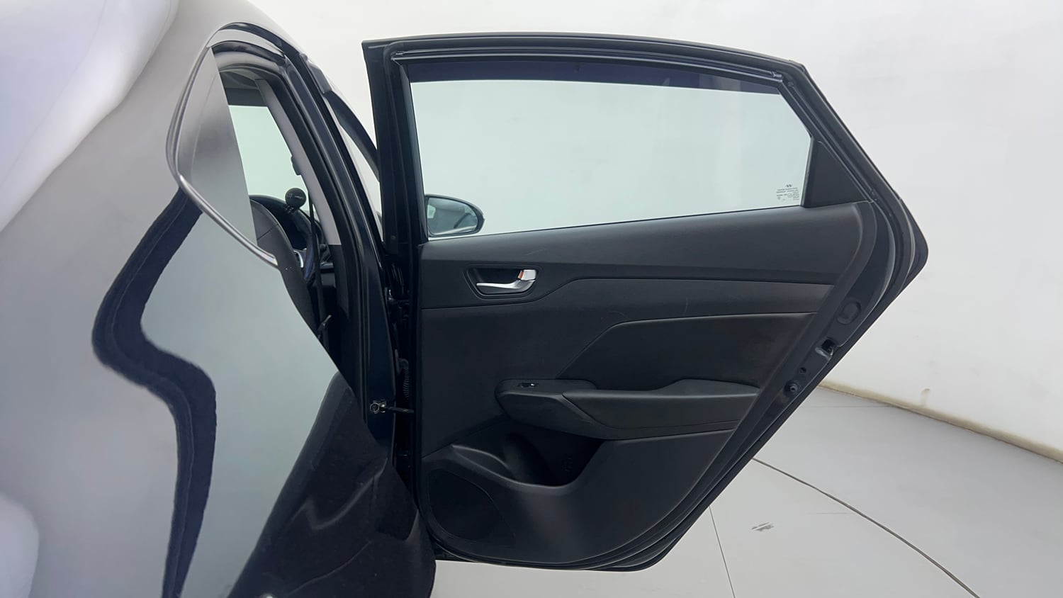Used 2022 Hyundai Verna SX (O) 1.0 Turbo DCT Petrol Automatic interior RIGHT REAR DOOR OPEN VIEW