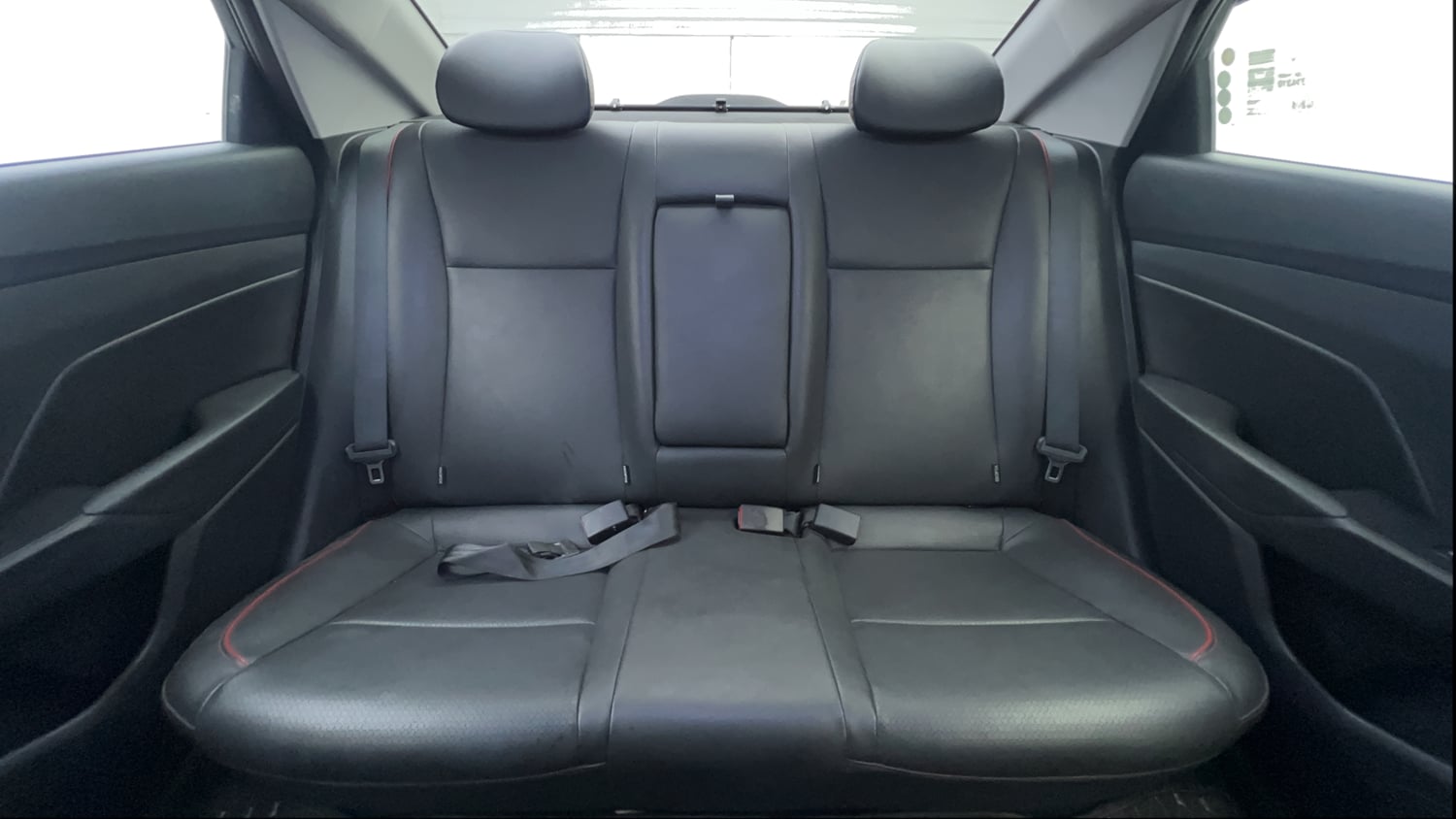 Used 2022 Hyundai Verna SX (O) 1.0 Turbo DCT Petrol Automatic interior REAR SEAT CONDITION VIEW