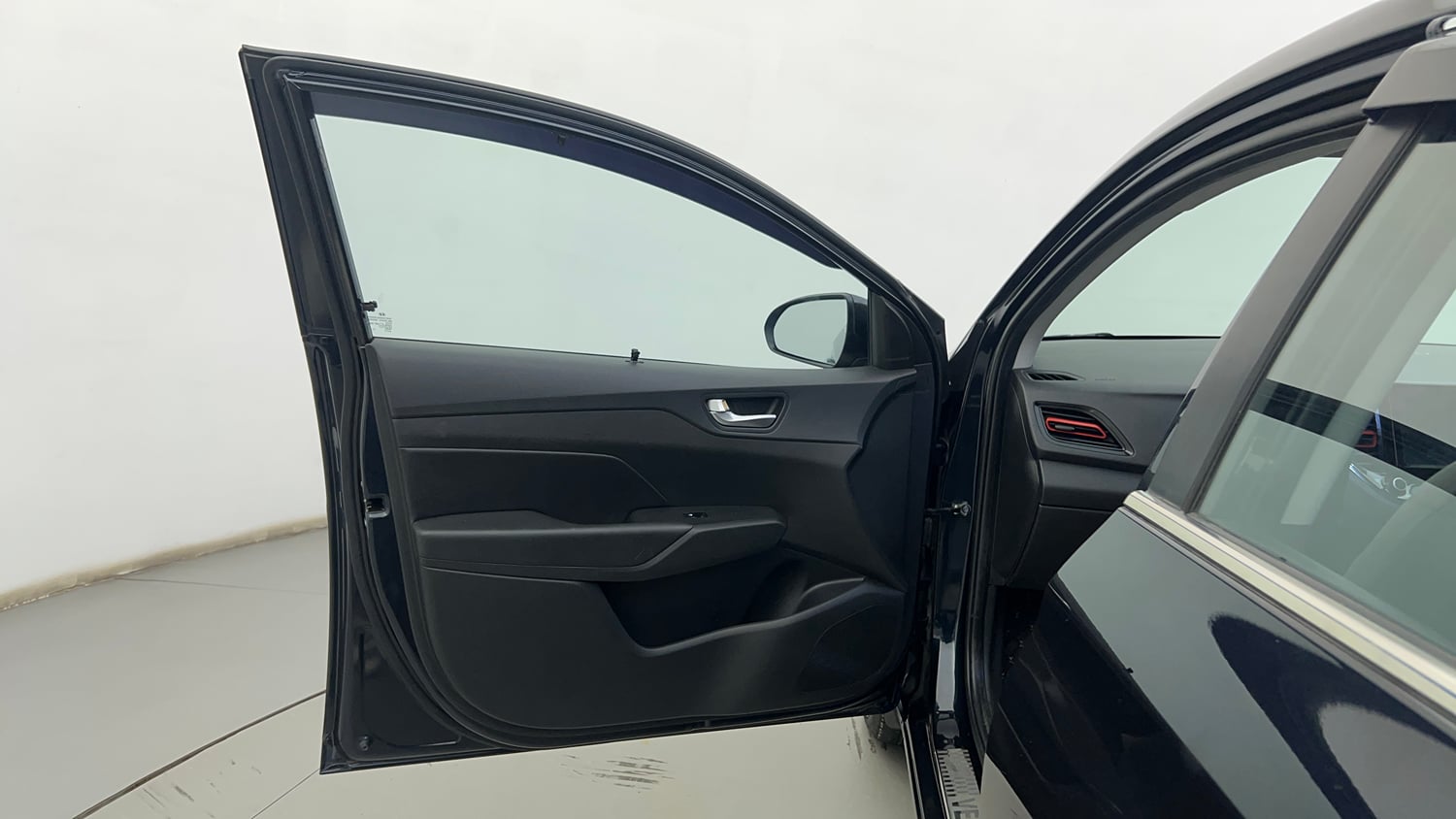 Used 2022 Hyundai Verna SX (O) 1.0 Turbo DCT Petrol Automatic interior LEFT FRONT DOOR OPEN VIEW