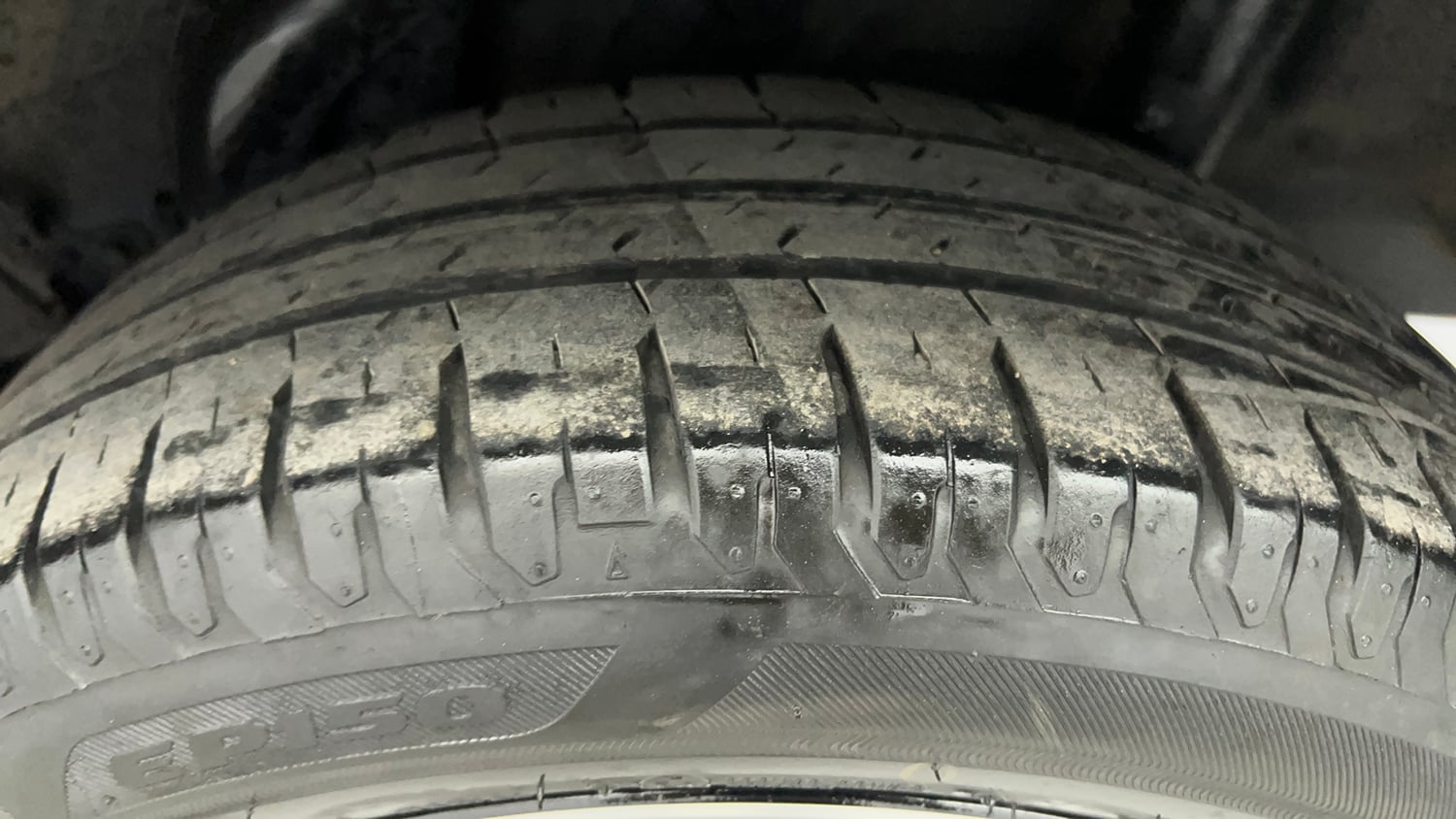 Used 2022 Hyundai Verna SX (O) 1.0 Turbo DCT Petrol Automatic tyres LEFT REAR TYRE TREAD VIEW