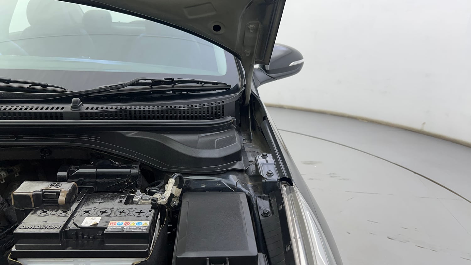 Used 2022 Hyundai Verna SX (O) 1.0 Turbo DCT Petrol Automatic engine ENGINE LEFT SIDE HINGE & APRON VIEW