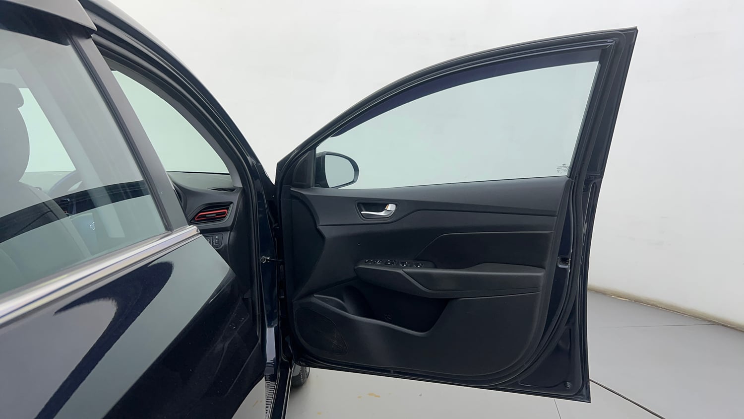 Used 2022 Hyundai Verna SX (O) 1.0 Turbo DCT Petrol Automatic interior RIGHT FRONT DOOR OPEN VIEW