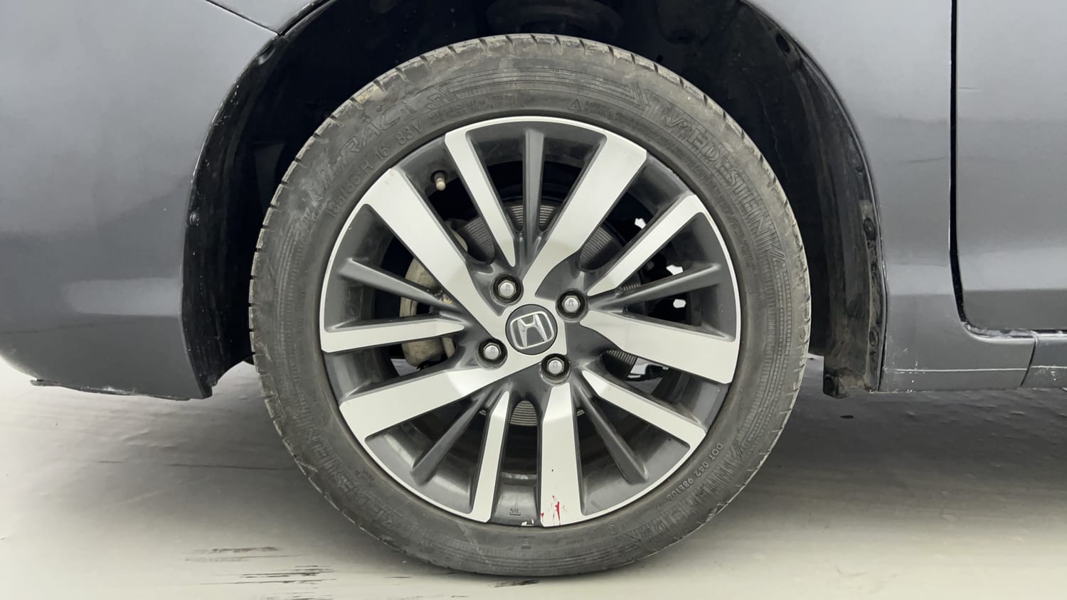 Used 2023 Honda City ZX CVT Petrol Petrol Automatic tyres LEFT FRONT TYRE RIM VIEW
