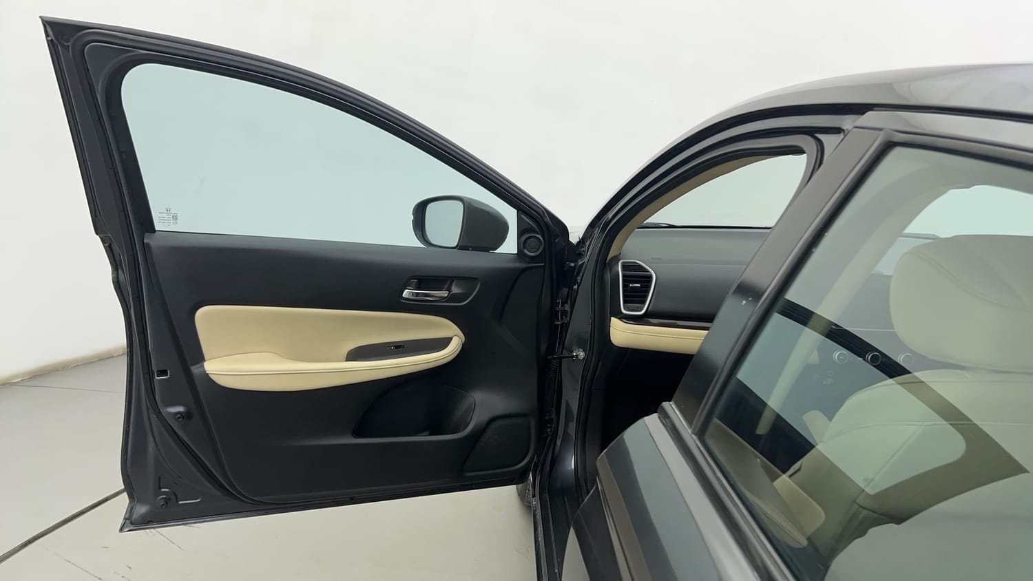 Used 2023 Honda City ZX CVT Petrol Petrol Automatic interior LEFT FRONT DOOR OPEN VIEW