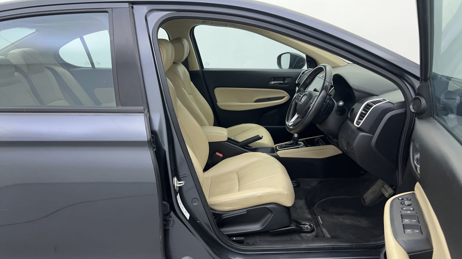 Used 2023 Honda City ZX CVT Petrol Petrol Automatic interior RIGHT SIDE FRONT DOOR CABIN VIEW