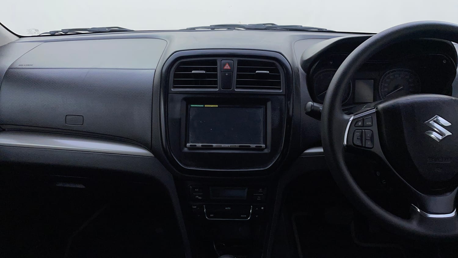 Used 2019 maruti-suzuki Vitara Brezza ZDi AGS Diesel Automatic interior MUSIC SYSTEM & AC CONTROL VIEW