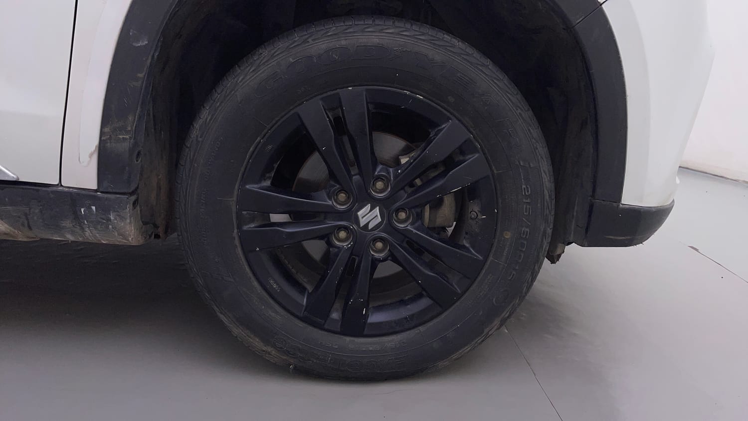 Used 2019 maruti-suzuki Vitara Brezza ZDi AGS Diesel Automatic tyres RIGHT FRONT TYRE RIM VIEW