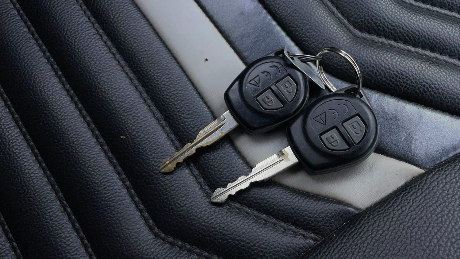 Used 2019 maruti-suzuki Vitara Brezza ZDi AGS Diesel Automatic extra CAR KEY VIEW