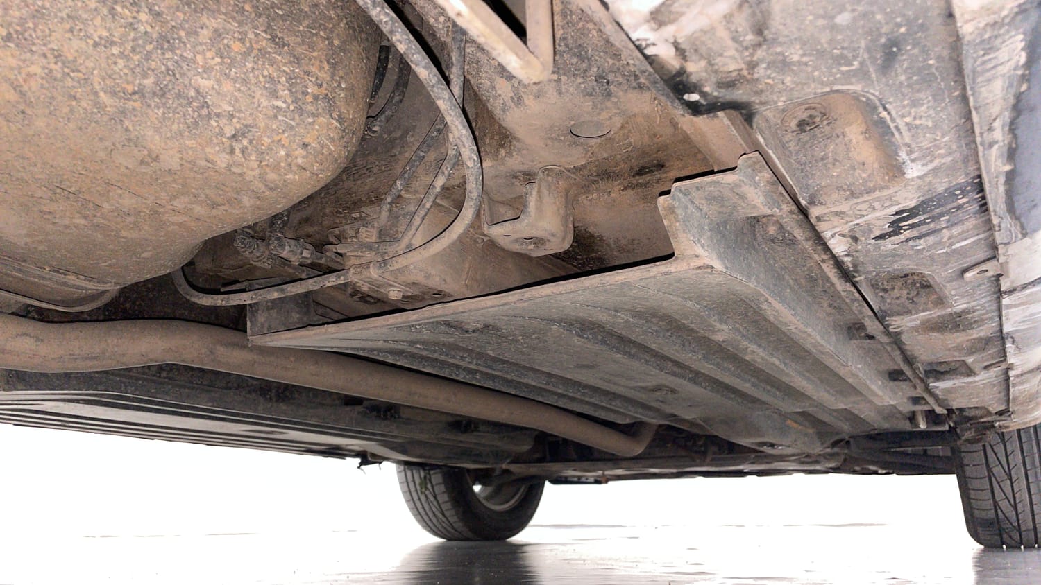Used 2019 maruti-suzuki Vitara Brezza ZDi AGS Diesel Automatic extra REAR RIGHT UNDERBODY VIEW