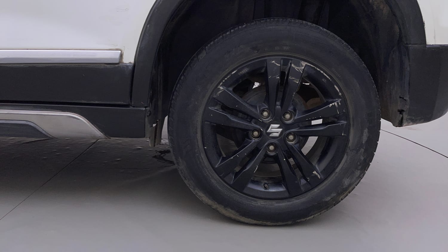 Used 2019 maruti-suzuki Vitara Brezza ZDi AGS Diesel Automatic tyres LEFT REAR TYRE RIM VIEW
