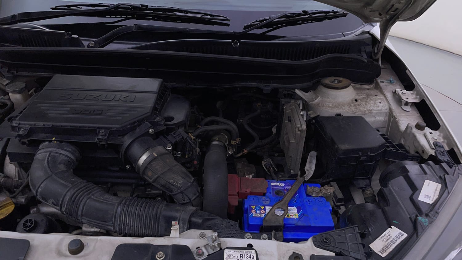 Used 2019 maruti-suzuki Vitara Brezza ZDi AGS Diesel Automatic engine ENGINE LEFT SIDE HINGE & APRON VIEW