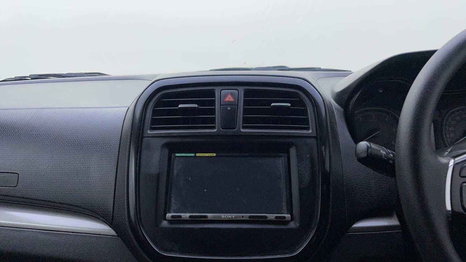 Used 2019 maruti-suzuki Vitara Brezza ZDi AGS Diesel Automatic top_features Integrated (in-dash) music system