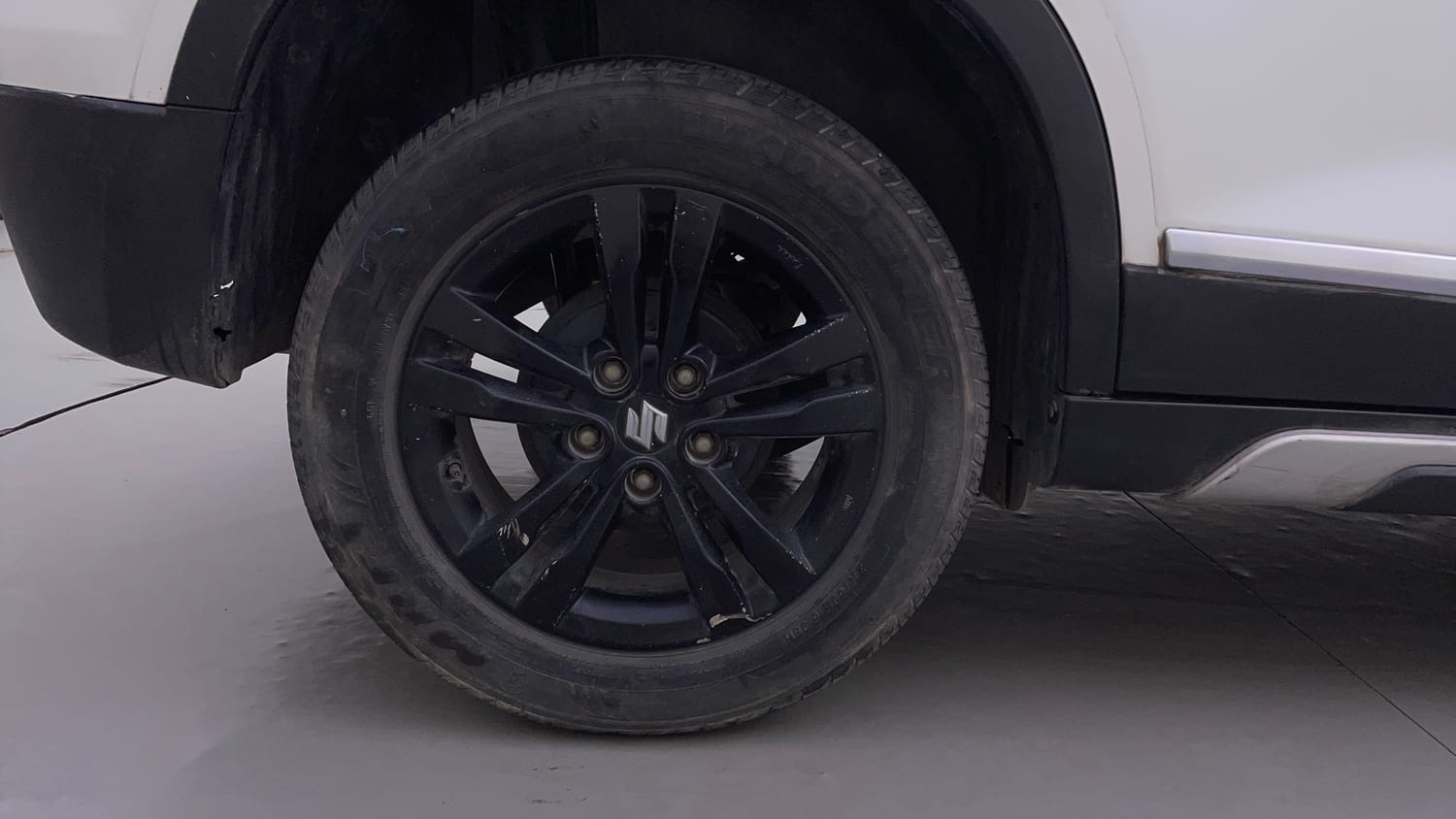 Used 2019 maruti-suzuki Vitara Brezza ZDi AGS Diesel Automatic tyres RIGHT REAR TYRE RIM VIEW