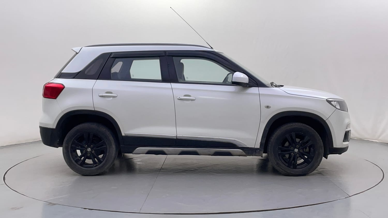 Used 2019 maruti-suzuki Vitara Brezza ZDi AGS Diesel Automatic exterior RIGHT SIDE VIEW