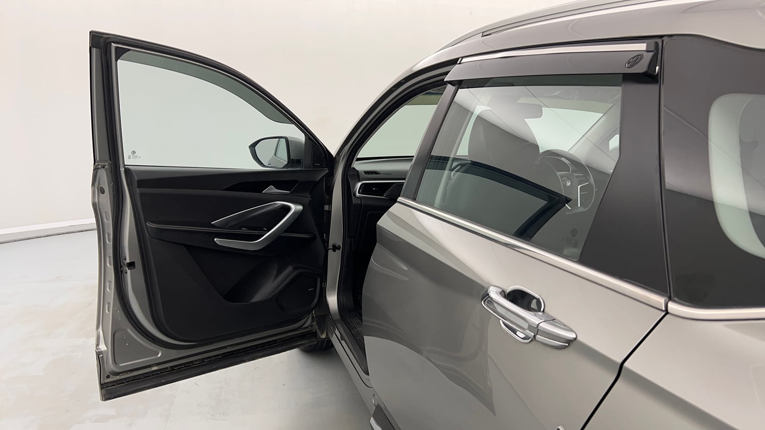 Used 2021 MG Motors Hector Sharp 2.0 Diesel Turbo MT Diesel Manual interior LEFT FRONT DOOR OPEN VIEW