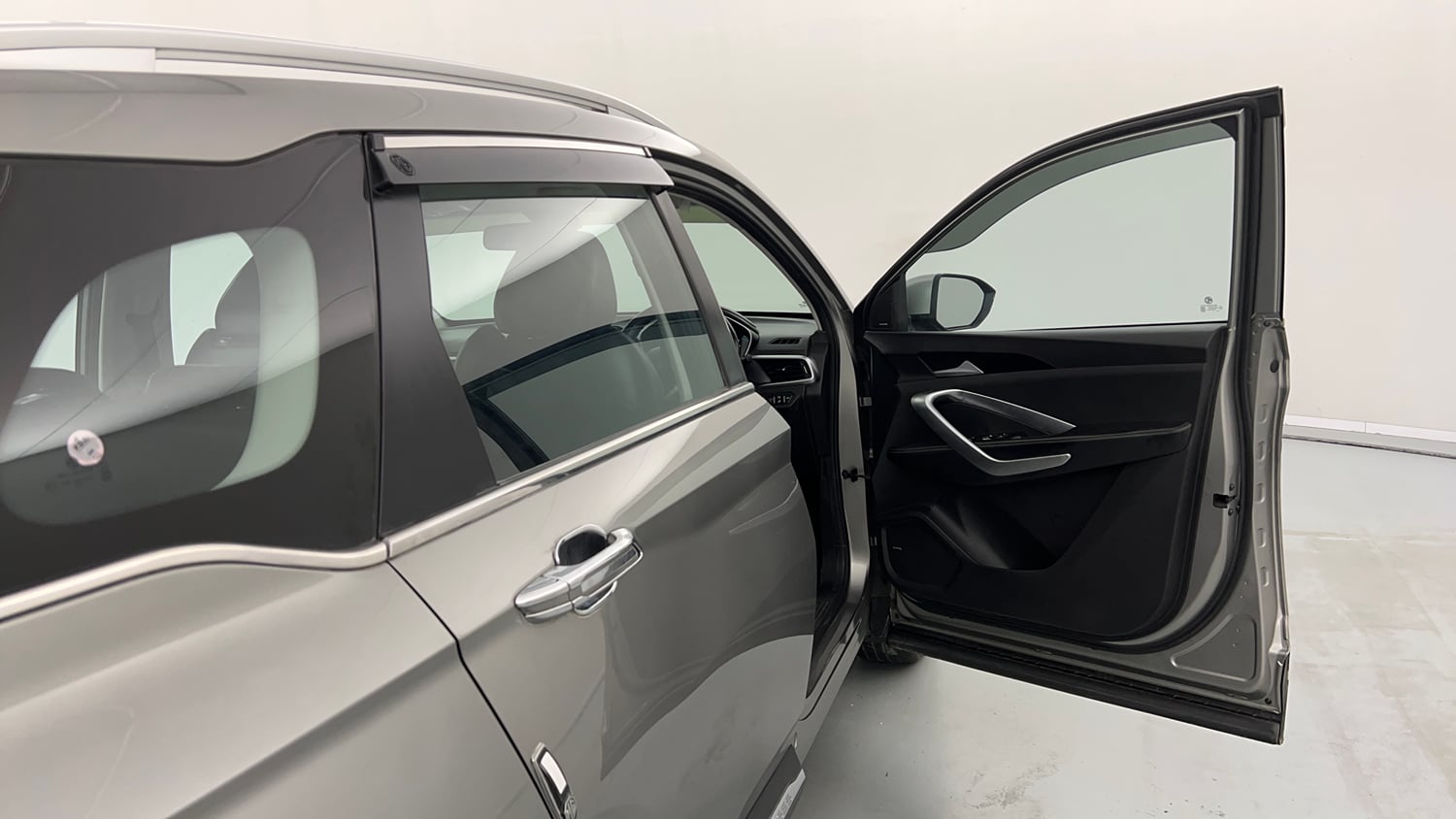 Used 2021 MG Motors Hector Sharp 2.0 Diesel Turbo MT Diesel Manual interior RIGHT FRONT DOOR OPEN VIEW