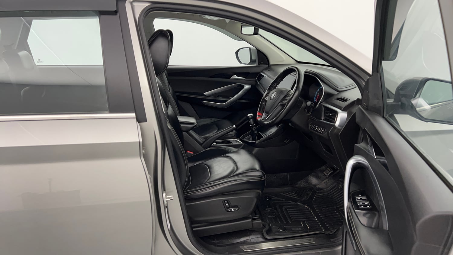 Used 2021 MG Motors Hector Sharp 2.0 Diesel Turbo MT Diesel Manual interior RIGHT SIDE FRONT DOOR CABIN VIEW