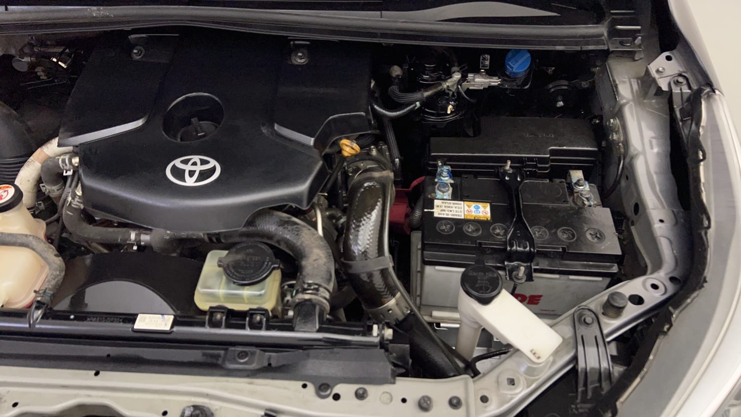 2022 Toyota Innova Crysta 2.4  VX 8 STR-29