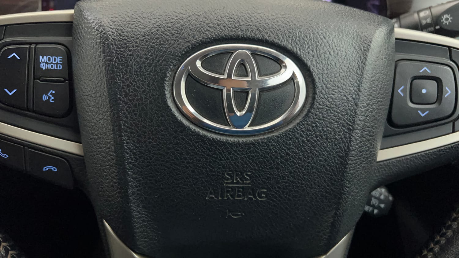 2022 Toyota Innova Crysta 2.4  VX 8 STR-44