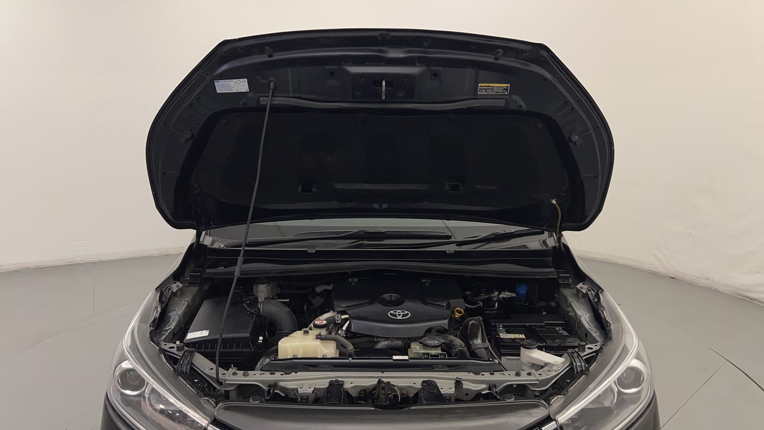 2022 Toyota Innova Crysta 2.4  VX 8 STR-28