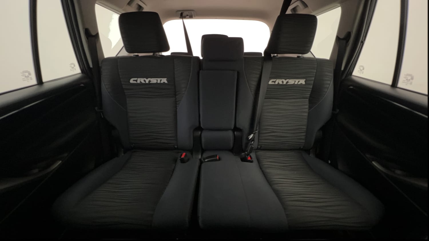 2022 Toyota Innova Crysta 2.4  VX 8 STR-23