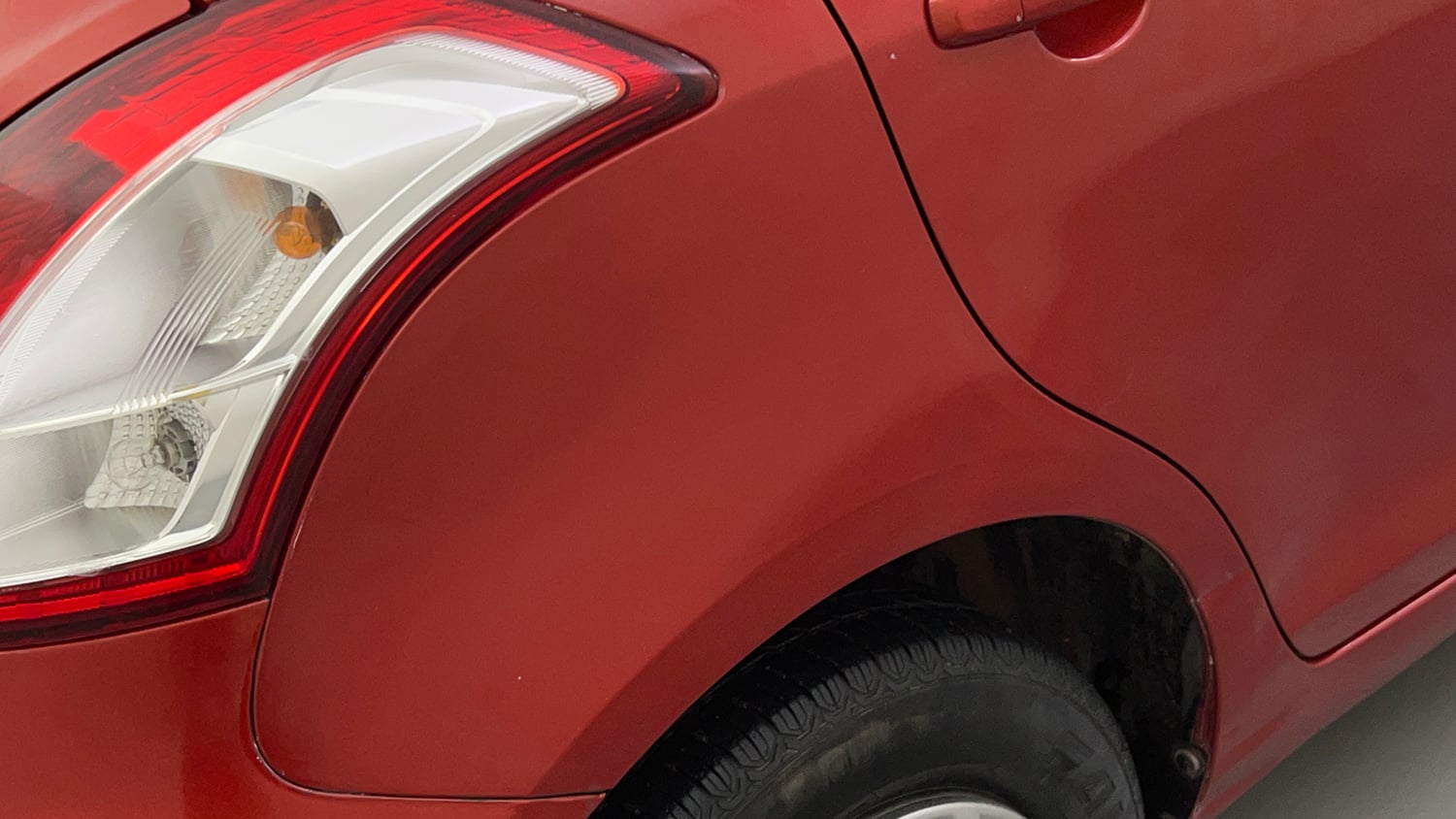 Used 2013 Maruti Suzuki Swift VXI Petrol Manual dents MINOR DENT