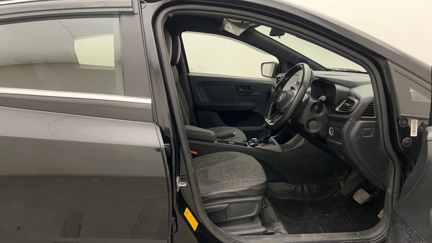 Used 2023 Tata Altroz XZA Plus Petrol Dark Edtion Petrol Automatic interior RIGHT SIDE FRONT DOOR CABIN VIEW