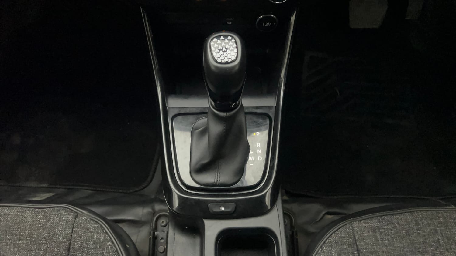 Used 2023 Tata Altroz XZA Plus Petrol Dark Edtion Petrol Automatic interior GEAR  KNOB VIEW