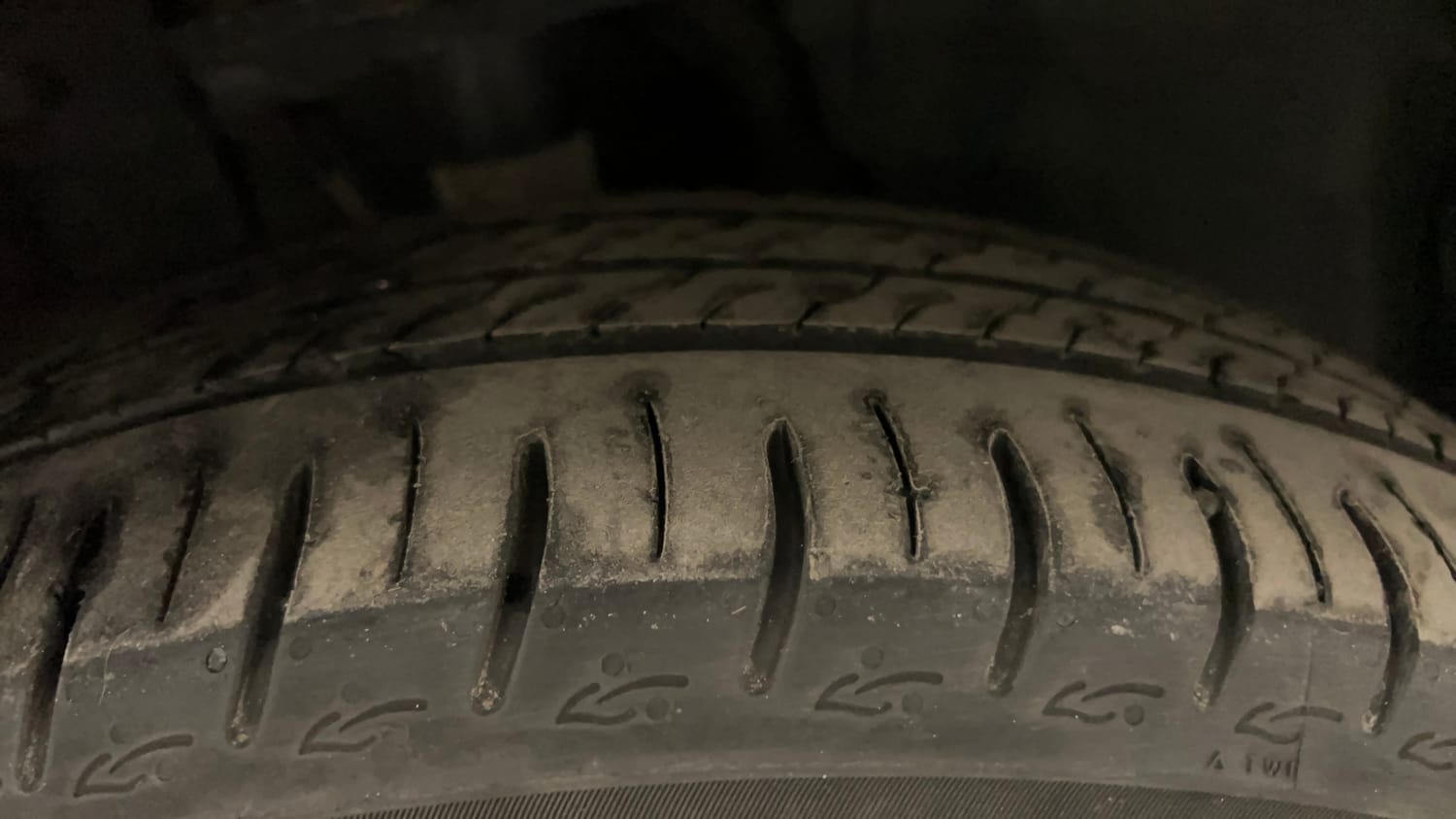Used 2023 Tata Altroz XZA Plus Petrol Dark Edtion Petrol Automatic tyres RIGHT FRONT TYRE TREAD VIEW