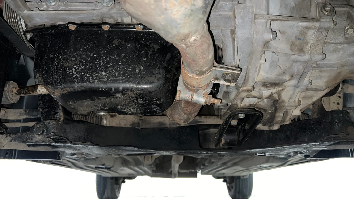 Used 2018 Maruti Suzuki Vitara Brezza [2016-2020] LDi Diesel Manual extra FRONT LEFT UNDERBODY VIEW