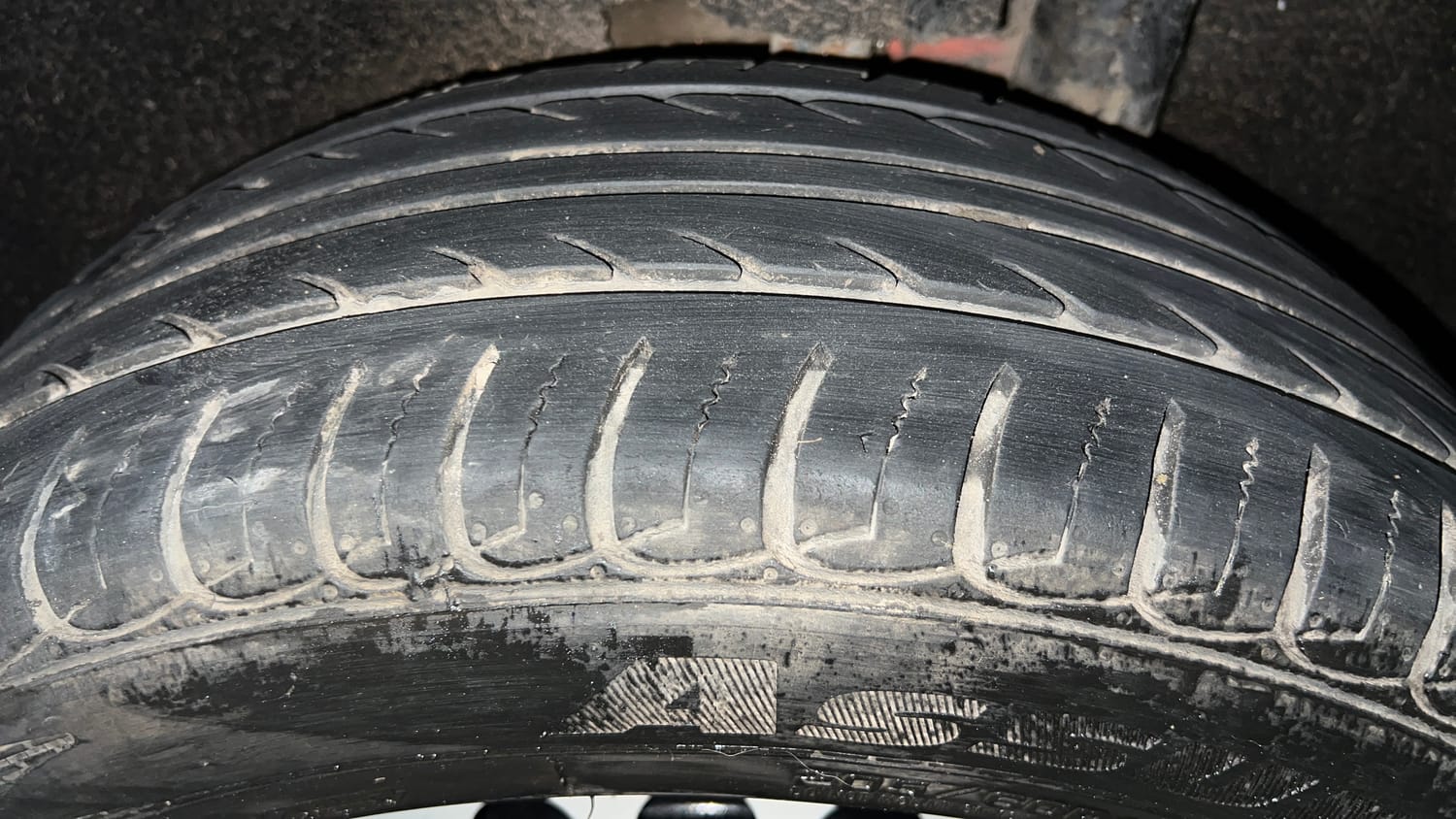 Used 2018 Maruti Suzuki Vitara Brezza [2016-2020] LDi Diesel Manual tyres LEFT REAR TYRE TREAD VIEW