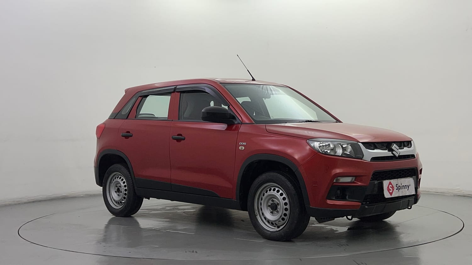 Used 2018 Maruti Suzuki Vitara Brezza [2016-2020] LDi Diesel Manual exterior RIGHT FRONT CORNER VIEW