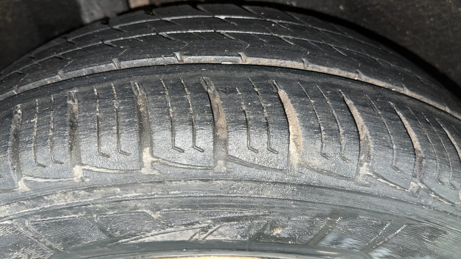 Used 2018 Maruti Suzuki Vitara Brezza [2016-2020] LDi Diesel Manual tyres RIGHT REAR TYRE TREAD VIEW